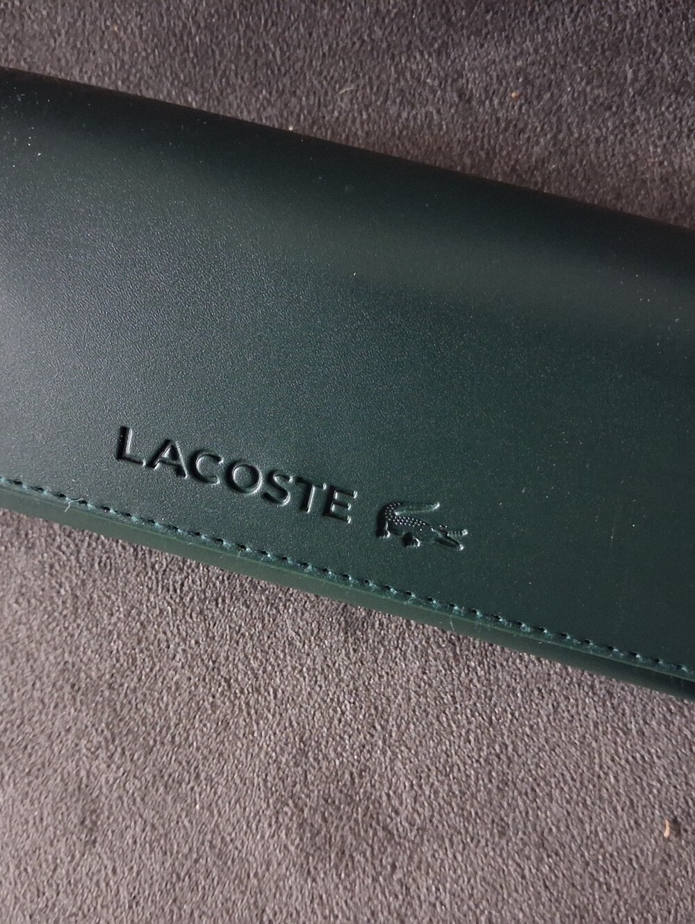 VINTAGE LACOSTE GREEN SUNGLASS CASE IN MINT CONDITION!
